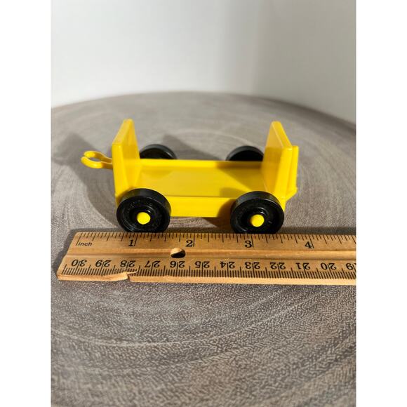 Airport Yellow Tram Baggage Car #996 Vintage Fisher Price Little People 1972 Toy - Picture 5 of 6